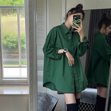 绿色中长款宽松衬衫女春秋季2024新款时尚洋气别致下摆不规则上衣