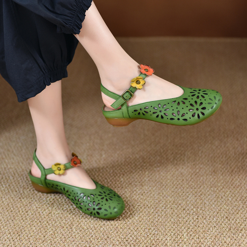 2026 Summer New Style Artistic Forest-Style Perforated Shoes for Women, Handmade Floral Shallow Leather Sandals with Mid-Heel