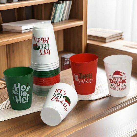 Four Design Plastic Christmas Mug 16 oz Reusable Mug For Holiday Party Supplies Decoration