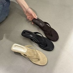 ハイエンドのハイヒール 2025 夏の新しいスタイルのハイヒールのビーチサンダル、女性用の多用途のアウターウェアラウンドトゥウェッジビーチサンダル