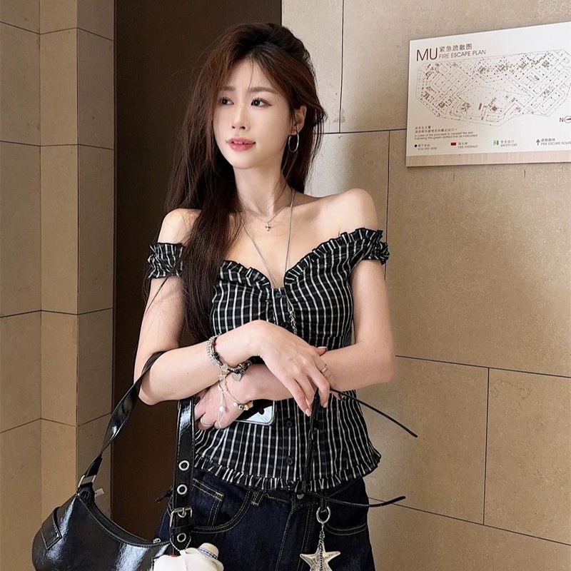 复古黑色格子一字肩衬衫女装夏季减龄小衫设计感露肩衬衣短款上衣|undefined