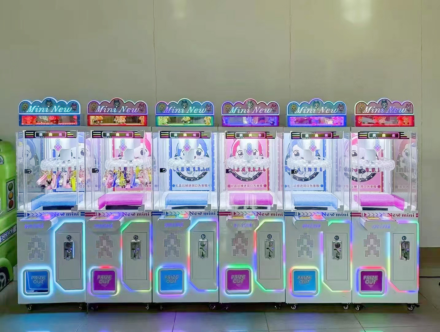 El nuevo fabricante de la fuente de la máquina de clip utiliza monedas para mayoristas, pegatinas para niños, clips para bocadillos, máquina de regalo, máquina de garras