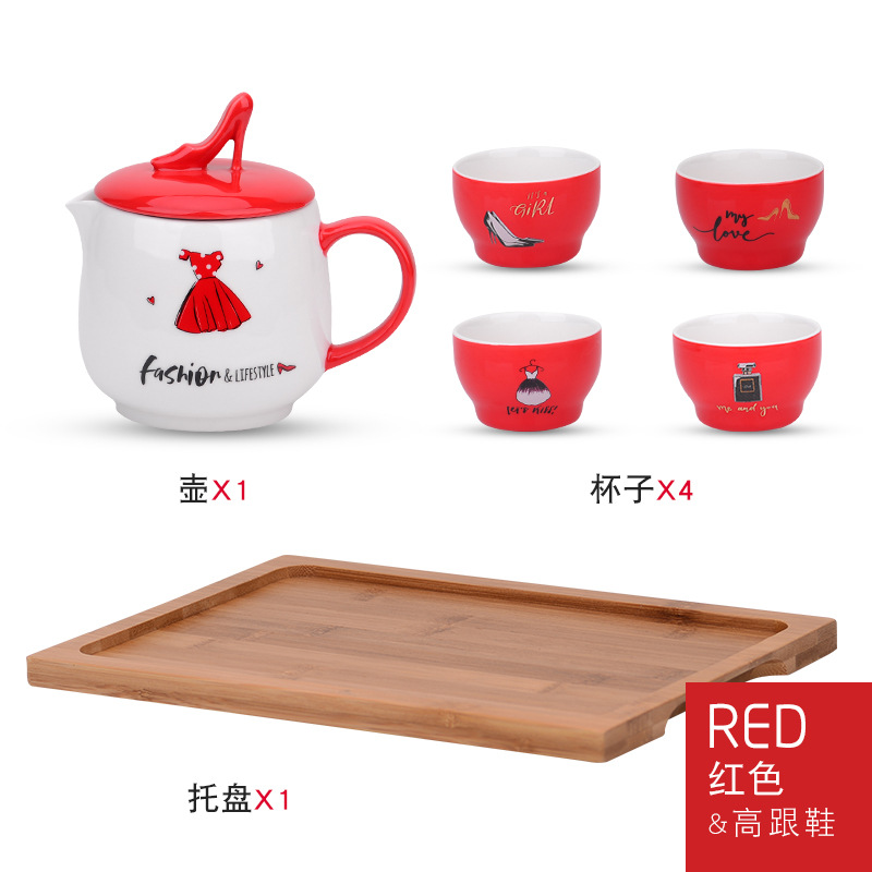 Linda chica corazón juego de té de cerámica con colador de té con bandeja juego de agua de cerámica de dibujos animados una olla de cuatro tazas