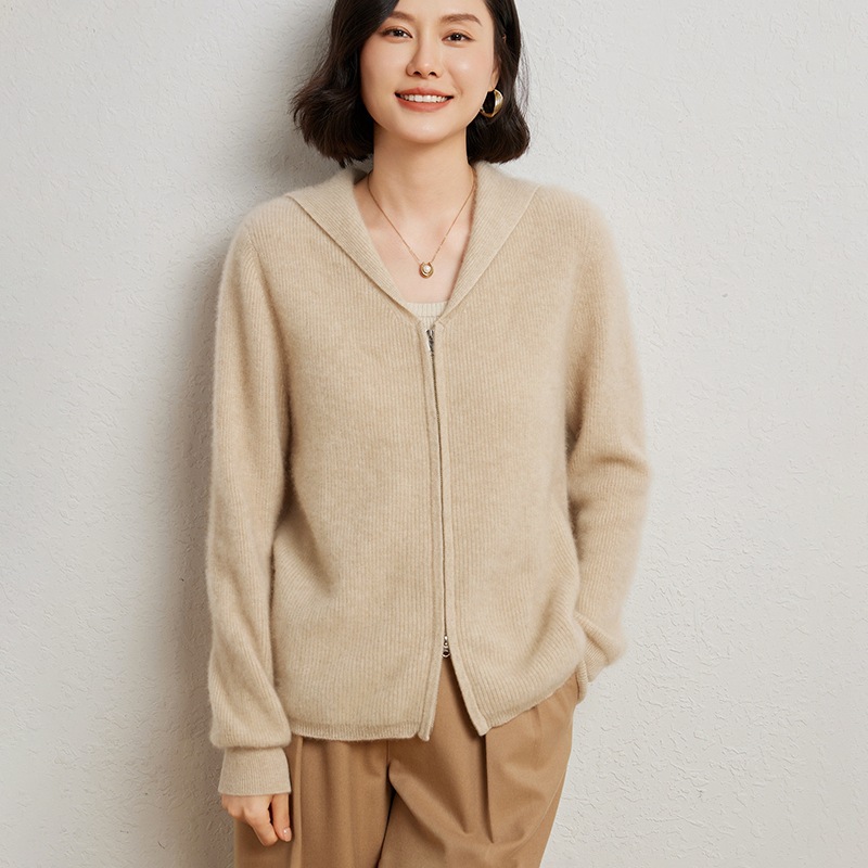 Bar with zipper