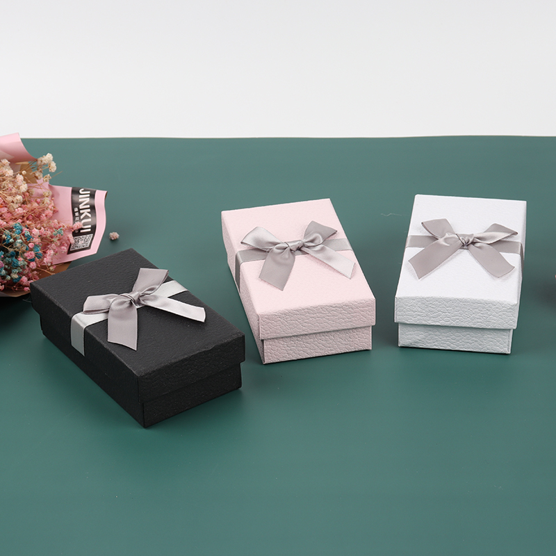 Caja de regalo de lápiz labial, una pequeña caja vacía de perfumes, caja de muestra de lápiz labial, caja de regalo de esmalte labial, en