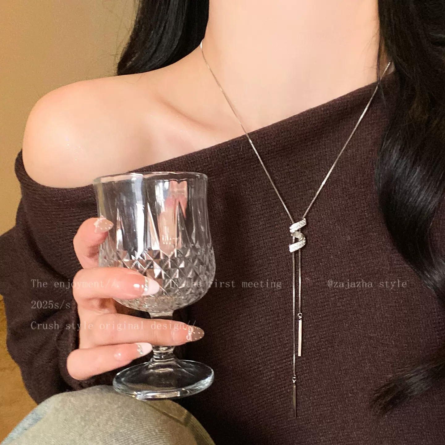 精致秋冬毛衣链女士小众轻奢高级感气质大气长款项链2025新款配饰