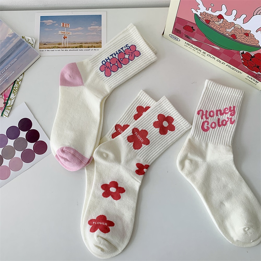 Women's Casual Japanese Style Sweet Letter Fruit Flower Cotton Crew Socks A Pair display picture 2