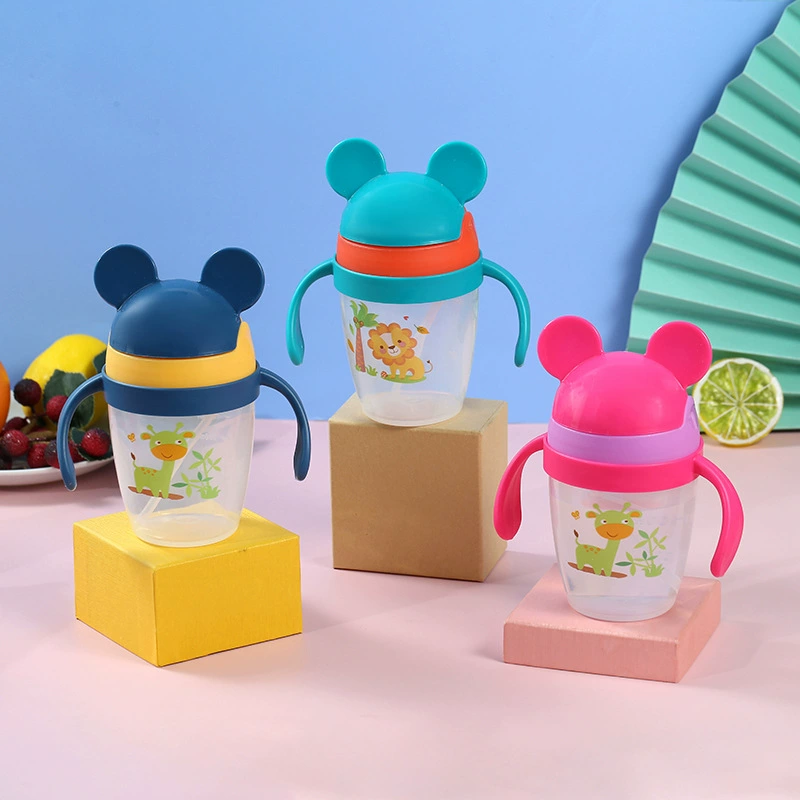 Мультяшная детская чашка с пластиковой ручкой, откидная соломенная чашка для воды, детская питьевая вода, питьевая портативная чашка для воды со шкалой
