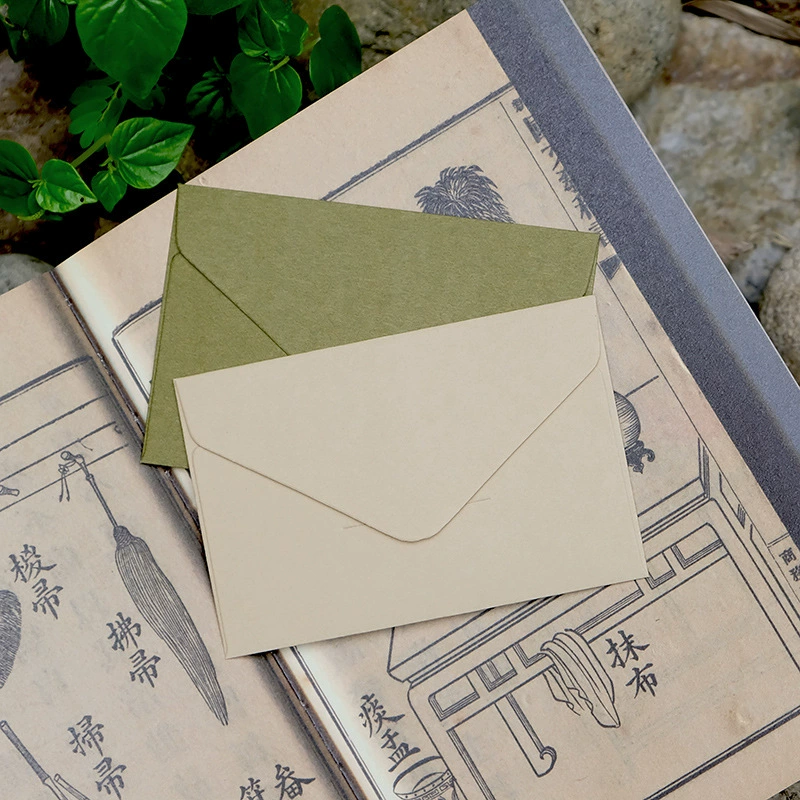 Nine retro paper MINI triangular envelope mini card supporting Western -style small -style seal card storage bag