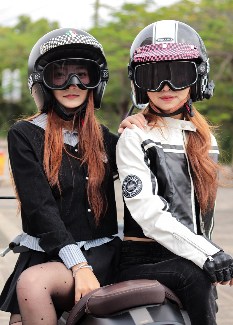 Cute Retro Motorcycle Half Helmet 3/4 Helmet Pink White Angry Cute Three-Button Harley Universal Helmet with Brim for Women