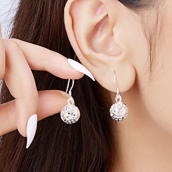 Cross-Border K-Style New Silver-Plated Cut Out Heart Ball Earrings for Women European and American Fashion Ol Simple Earrings Exquisite Rings
