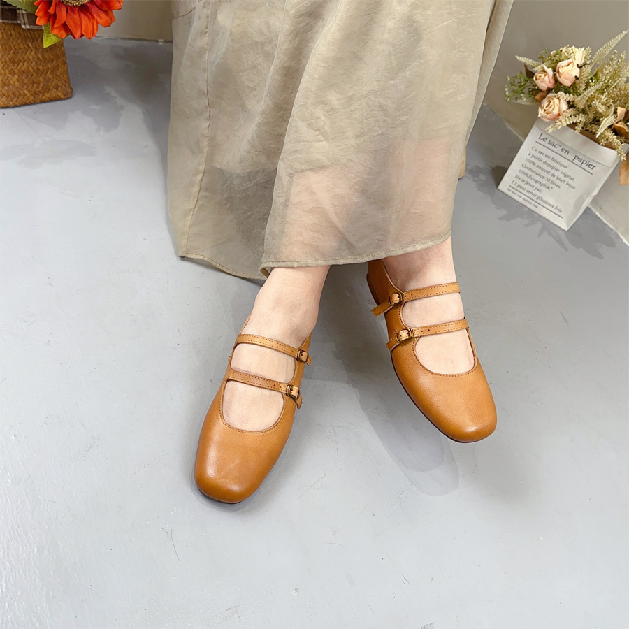 Comfortable buckle with a strap flat