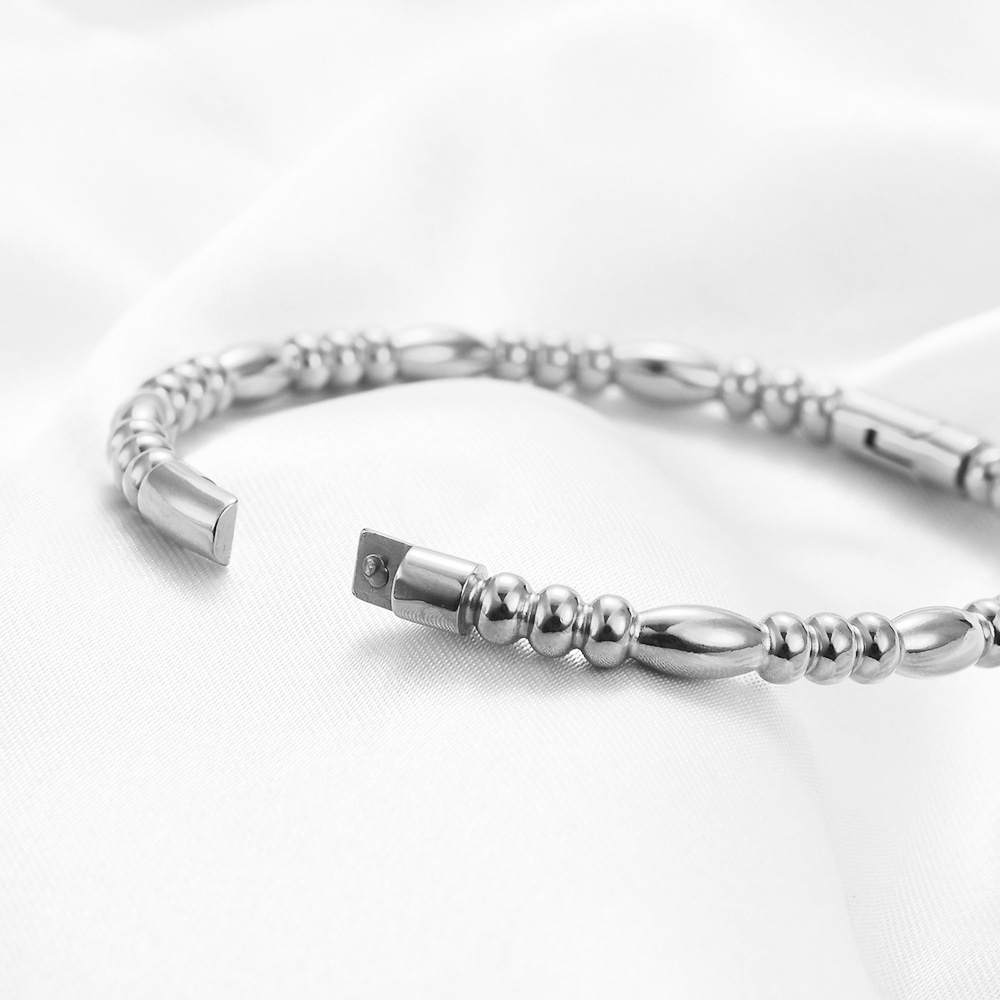 Minimalistisk guldfarvet bambu armbånd i rustfrit stål_voghion.com