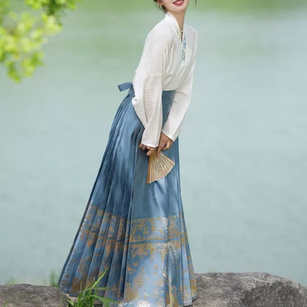 【Man Tingfang】White top + dark blue skirt