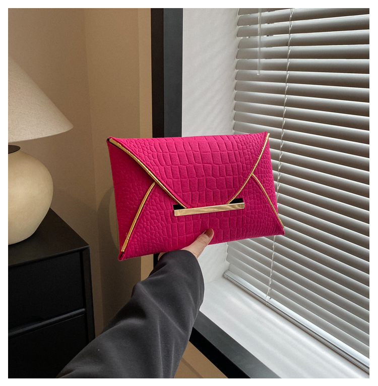 Foreign trade trend new envelope bag 2023 spring contrast color personalized clutch bag fashion simple foreign style women's bag_voghion.com