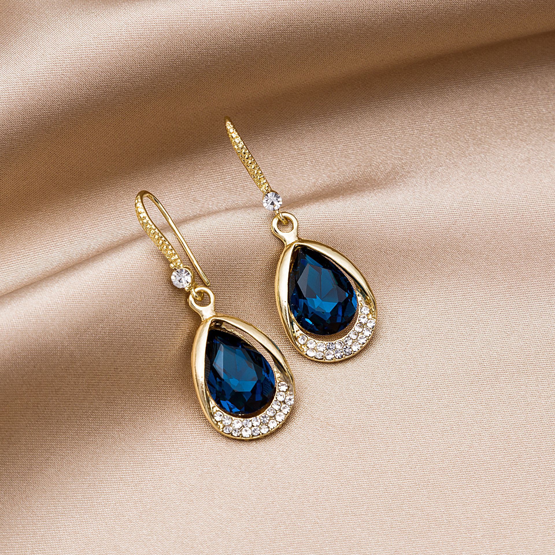 Earring Image 2