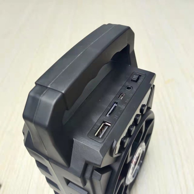 元のメーカーのミミ奇の新型の3寸のbluetoothのスピーカーは携帯カードのk歌のイルミネーションの屋外の広場のダンスの音響を持ちます。|undefined