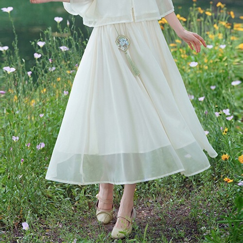 新しい中国風の刺繍入り婦人服、若者向けの改良された漢服のトップスとスカートのスーツ、禅茶芸術の衣装の実物写真|undefined