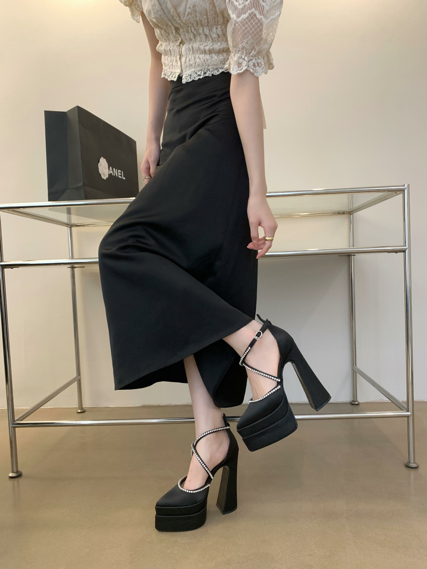 Giày cao gót nữ mũi nhọn satin gót dày thời trang xuân hè — Màu đen chi tiết 12