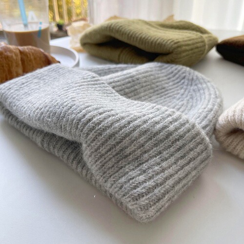 chaowarm~Solid color winter warm woolen hat showing face small knitted pile hat soft big head hat for women