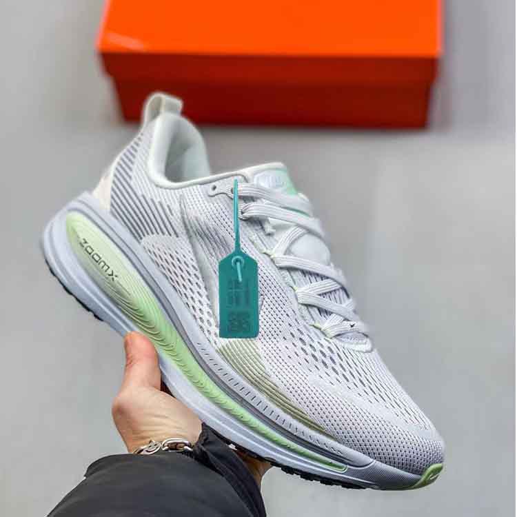 회색