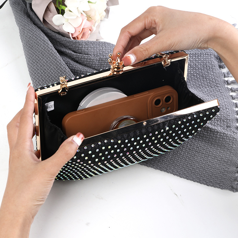 Bolso de noche crossbody europeo y americano transfronterizo versátil elegante moda de las mujeres cadena portátil bolsa de hombro de las axilas al por mayor