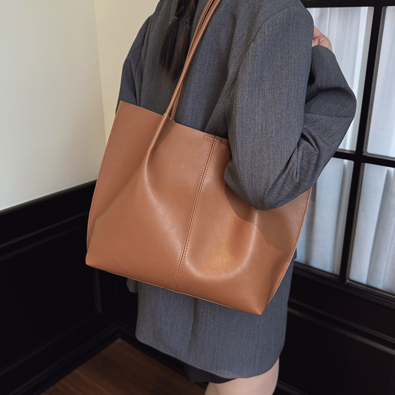Commuter Tote Bag Large Capacity 2025 New Arrival Mother-Daughter Set Fashion Handbag Shoulder Underarm Versatile Bucket Bag - Thumbnail 3