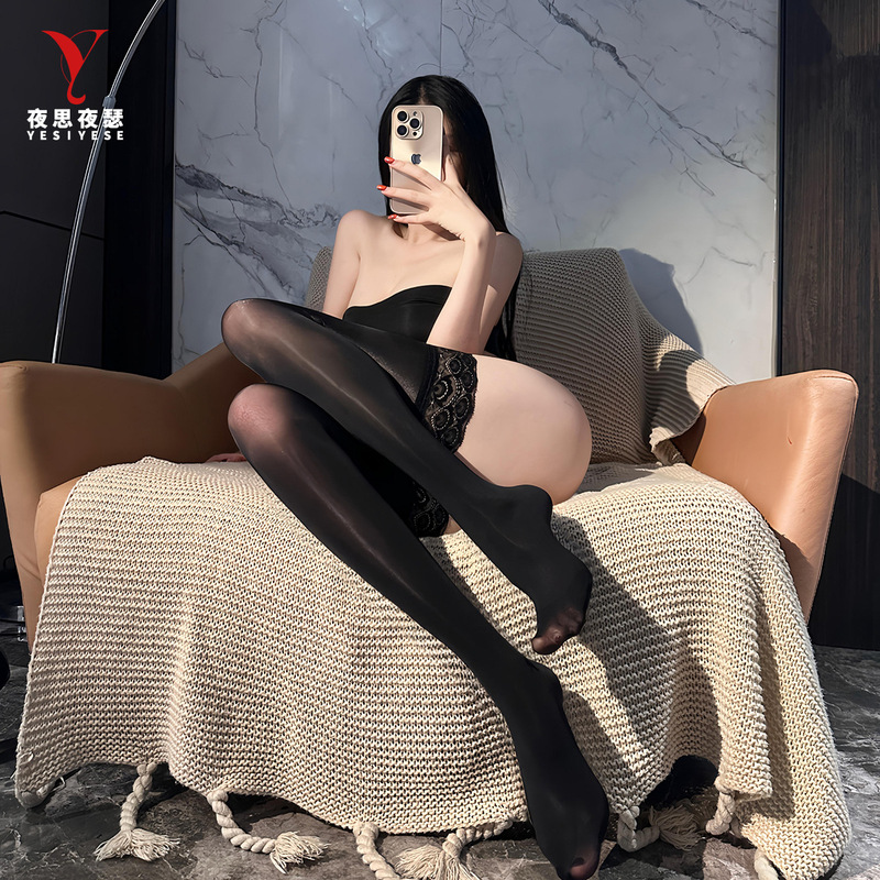 Nighttime Sensation: Shiny and Smooth Women's Oil-Silk Stockings, 360 Seamless Over-The-Knee Socks, Ultra-Thin Sexy Leg Enhancers A39