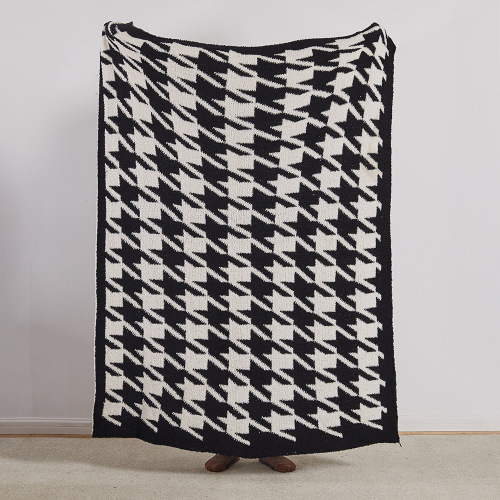 Customized black and white checkerboard plaid blanket sofa cover blanket half-velvet office nap nap air-conditioned children's blanket