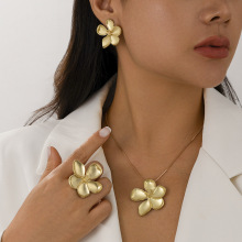 欧美跨境时尚金属五瓣花花朵吊坠缠绕颈链女气质necklace项链套装