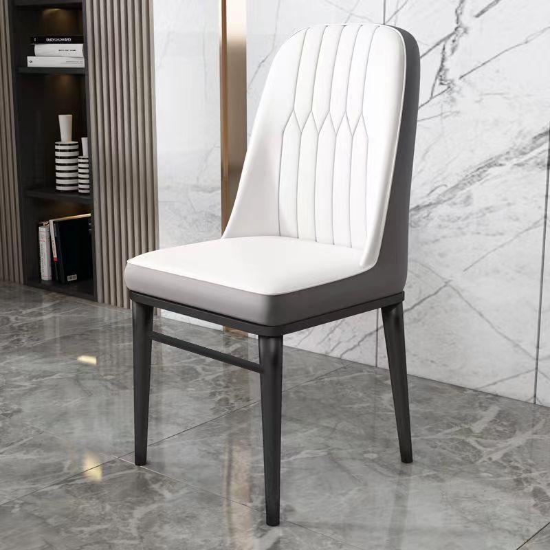 Sillas doradas cómodas sillas de comedor domésticas sillas de respaldo modernas sillas de hotel lujosas sillas de ocio de alto nivel mesa de comedor