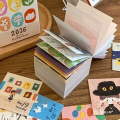 2026年新款涂鸦插画mini日历可撕翻页台历365页一日一页桌面年历
