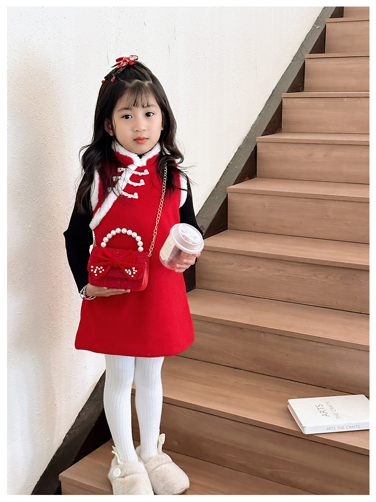 Women's Cotton And Linen Plaid Cherry Bow Knot Cute Beading Pearls Shell Flip Cover Crossbody Bag display picture 3