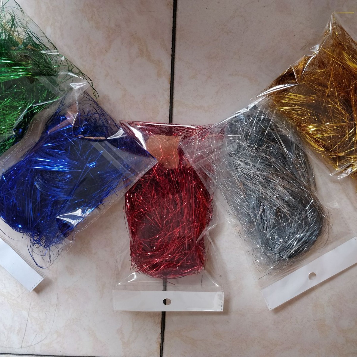 宝蓝深紫草绿大红亮塑料碎丝粗细宽窄彩丝纸盒装饰鸡窝草PET线