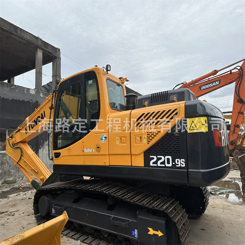 HYUNDAI九成新现代220-9S 225LC-9S原装机现货转让