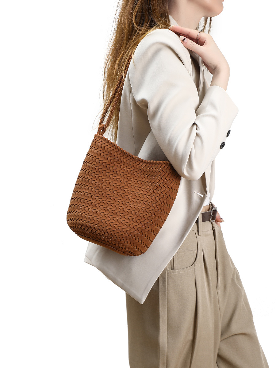 Túi bucket nữ da lộn nhung dệt tay phong cách vintage, quai đeo chéo và xách tay tiện lợi
