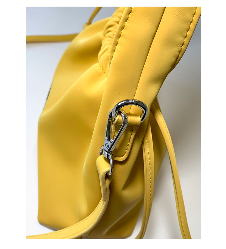 New 2025 Pleated bag for women, large-capacity, fashionable and versatile shoulder bag, nylon fabric casual commuting crossbody bag for women undefined
