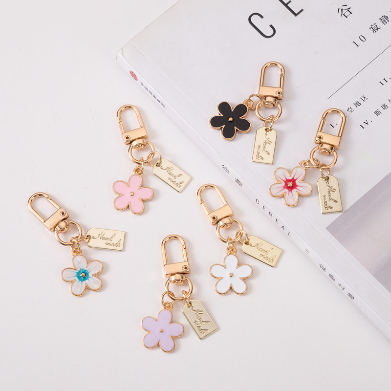 Ins Korean Metal Daisy Keychain Niche U Disk airpods Bluetooth Headset Protective Cover Pendant