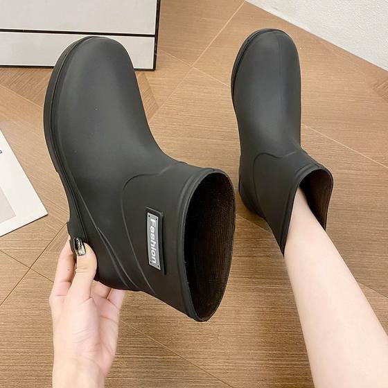 Short Rain Boots Women's Rain Shoes Rubber Shoes Low Waist Water Shoes High-rise Water Shoes Anti-slip Waterproof Shoes Comfortable Simple Summer
