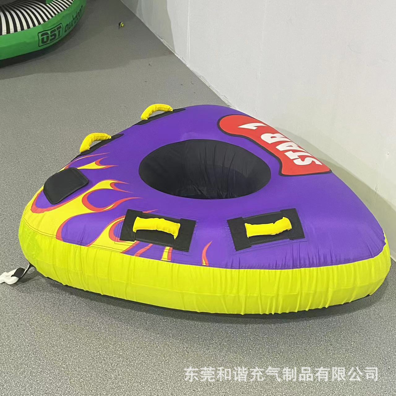 Fábrica de suministro directo de puntos multi-personas lancha de tracción aerodinámica inflable sobre el agua tractor de surf flotante para dos personas