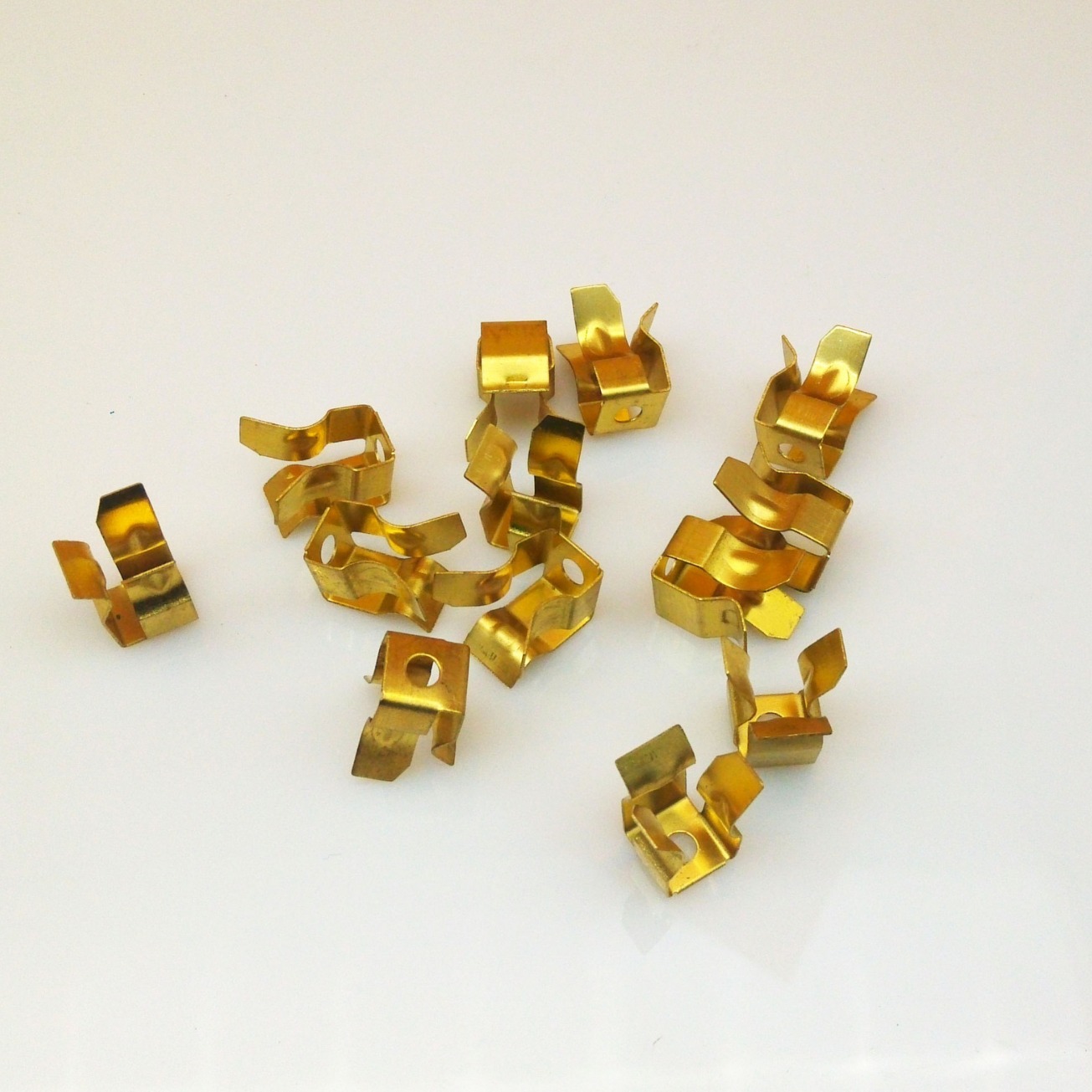 金属连续模具电子电器插座小五金冲压冲床加工连接导电铜弹片