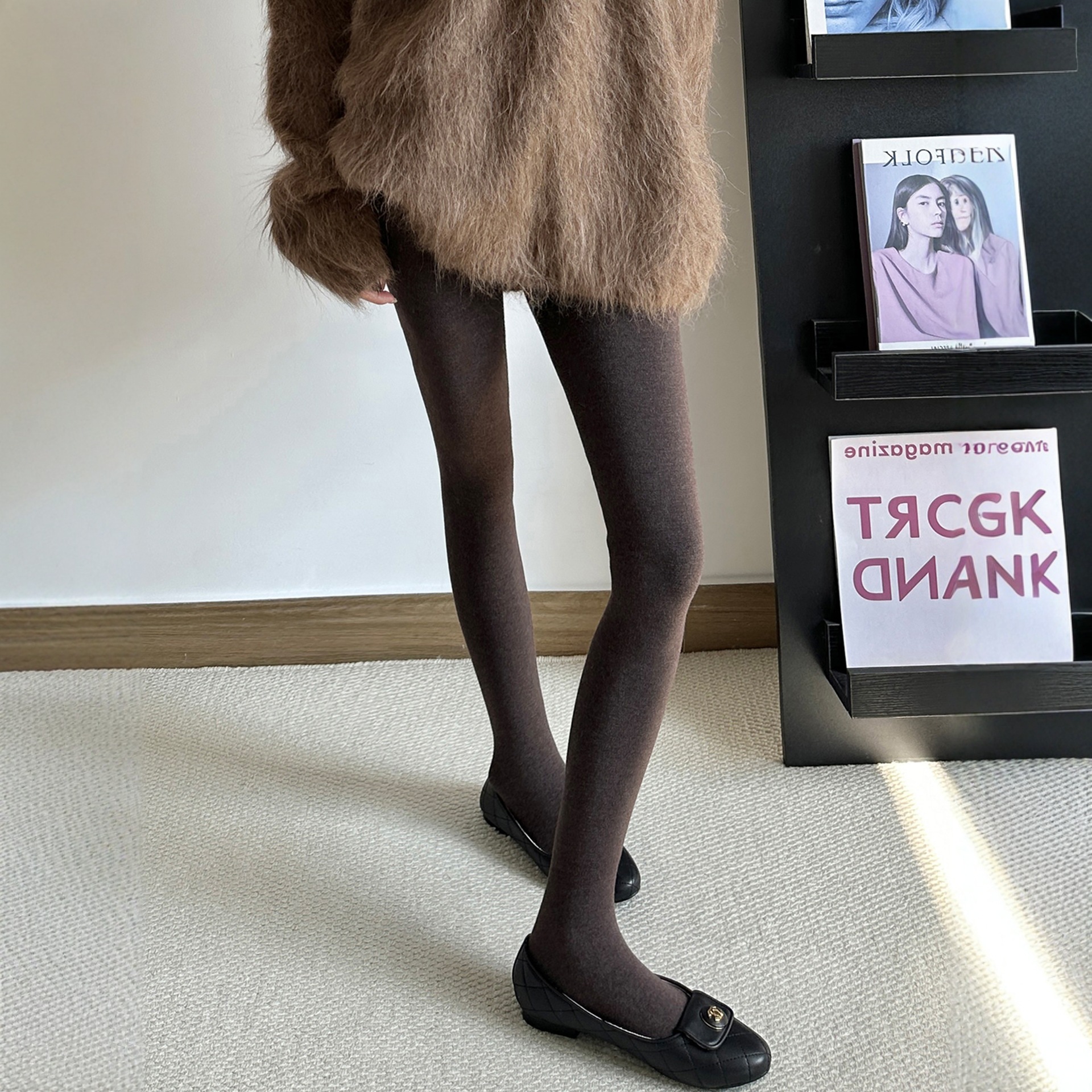 2025 New Popular Spring and Autumn Comic-Style Leg Warmers, Coffee-Colored Fleece-Lined, Slight Compression, Vertical Stripe Pantyhose for Women, Non-Slip