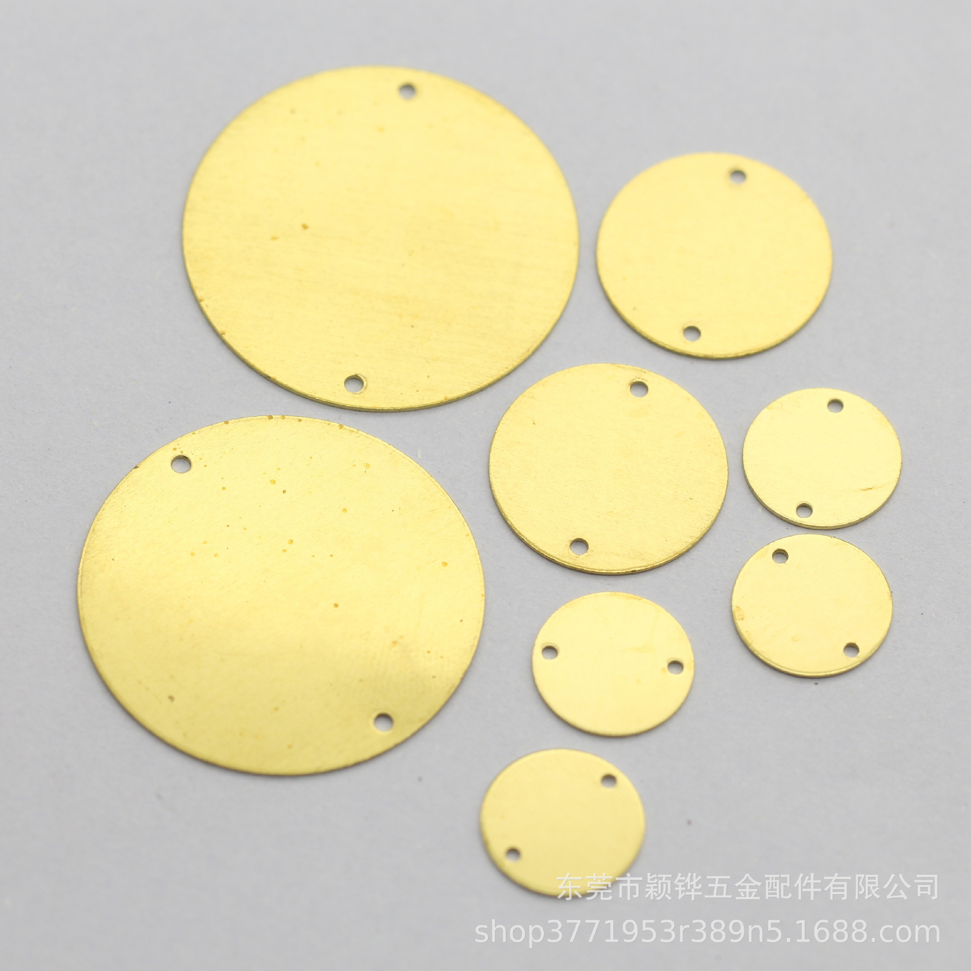 黄铜双孔光面圆片手工材料DIY饰品圆形双孔吊牌吊片配件现货批发