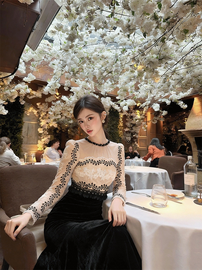 Đầm ôm body nữ phong cách Pháp cổ tròn đính đá, tay lưới xuyên thấu, dáng dài — đen chi tiết 1