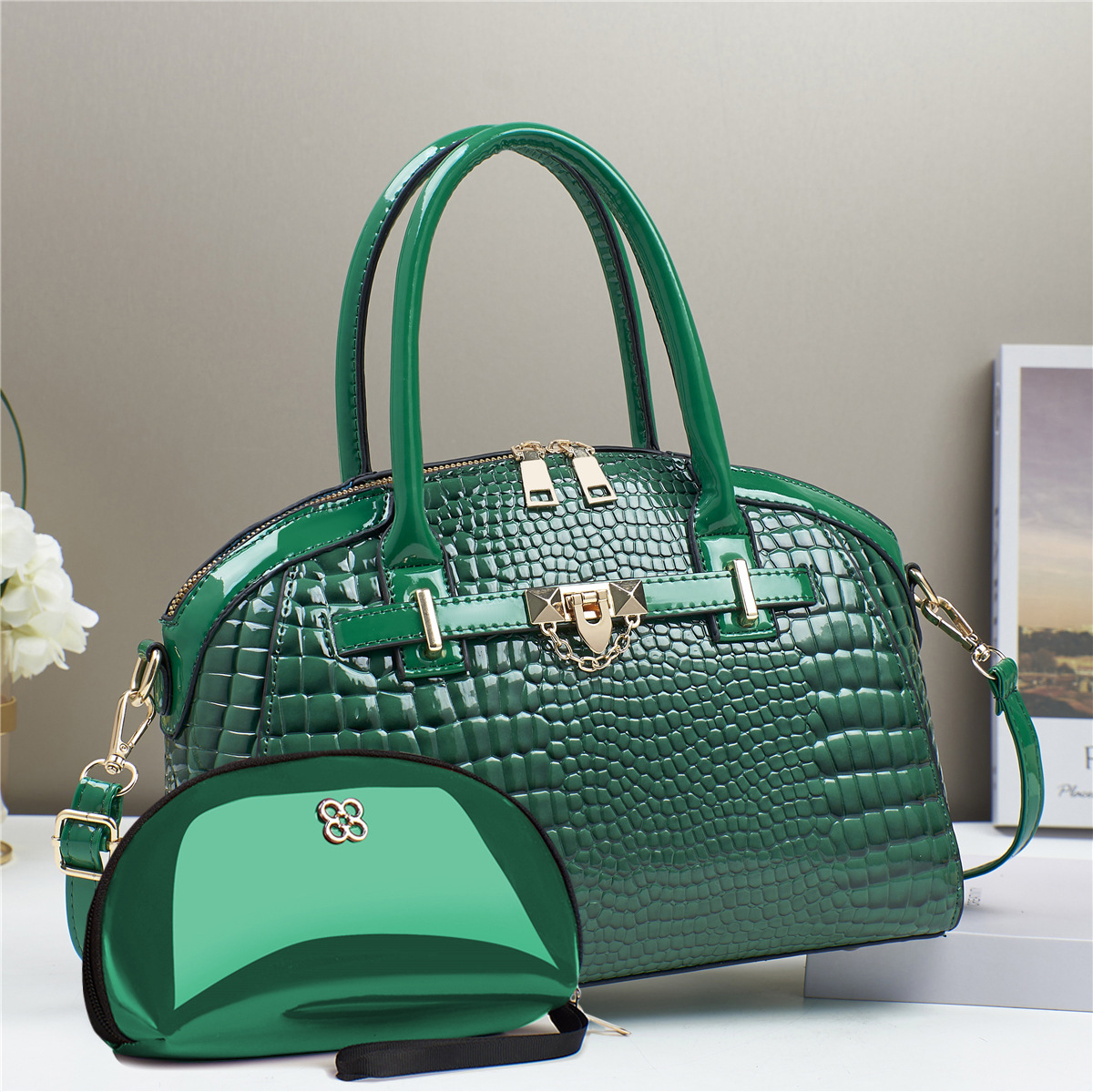 Primavera y verano nuevo patrón de cocodrilo bolso de mujer de mediana edad atmosférico bolso de madre bolso de mensajero de hombro salvaje bolso de moda bolso grande
