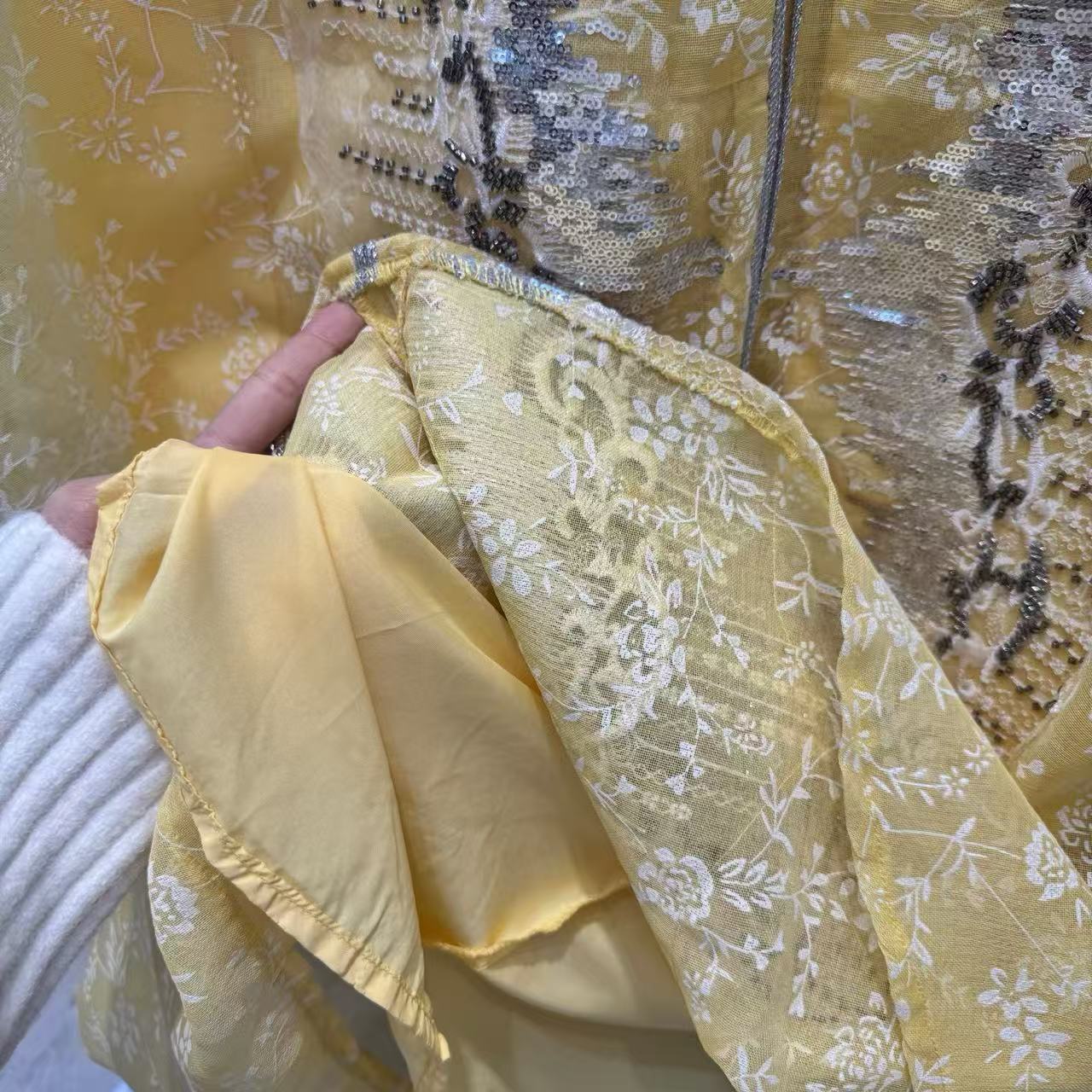 Embroidered Beaded Muslim Robe, Elegant Loose Plus-size Long Dress_voghion.com