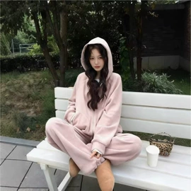 时尚休闲套装;休闲裤;女式T恤