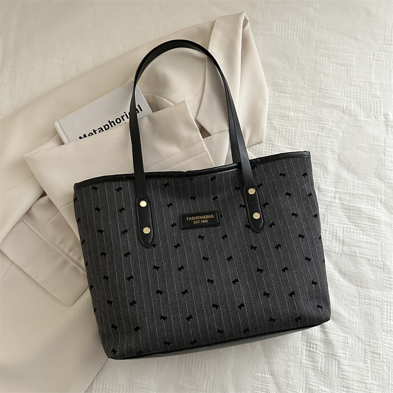 Bolsos para mujer 2024 nuevo bolso de alta capacidad popular de este año bolso de viaje casual de un solo hombro de otoño e invierno de todo fósforo