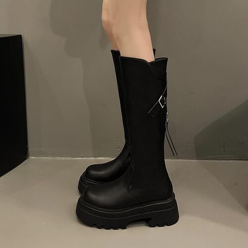 Ankle boots with a pull-on zipper, thick soles, elasticated, brown, above-knee length, for petite women and girls, for the 2025 autumn and winter season.