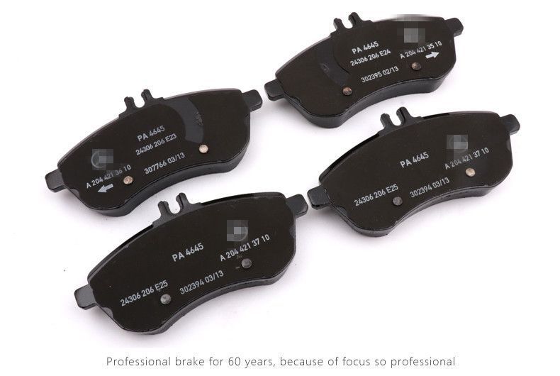 Applicable to Mercedes-Benz GLA200GLC260GLK original GL400ML350 front GLE rear S320L brake pad E300L
